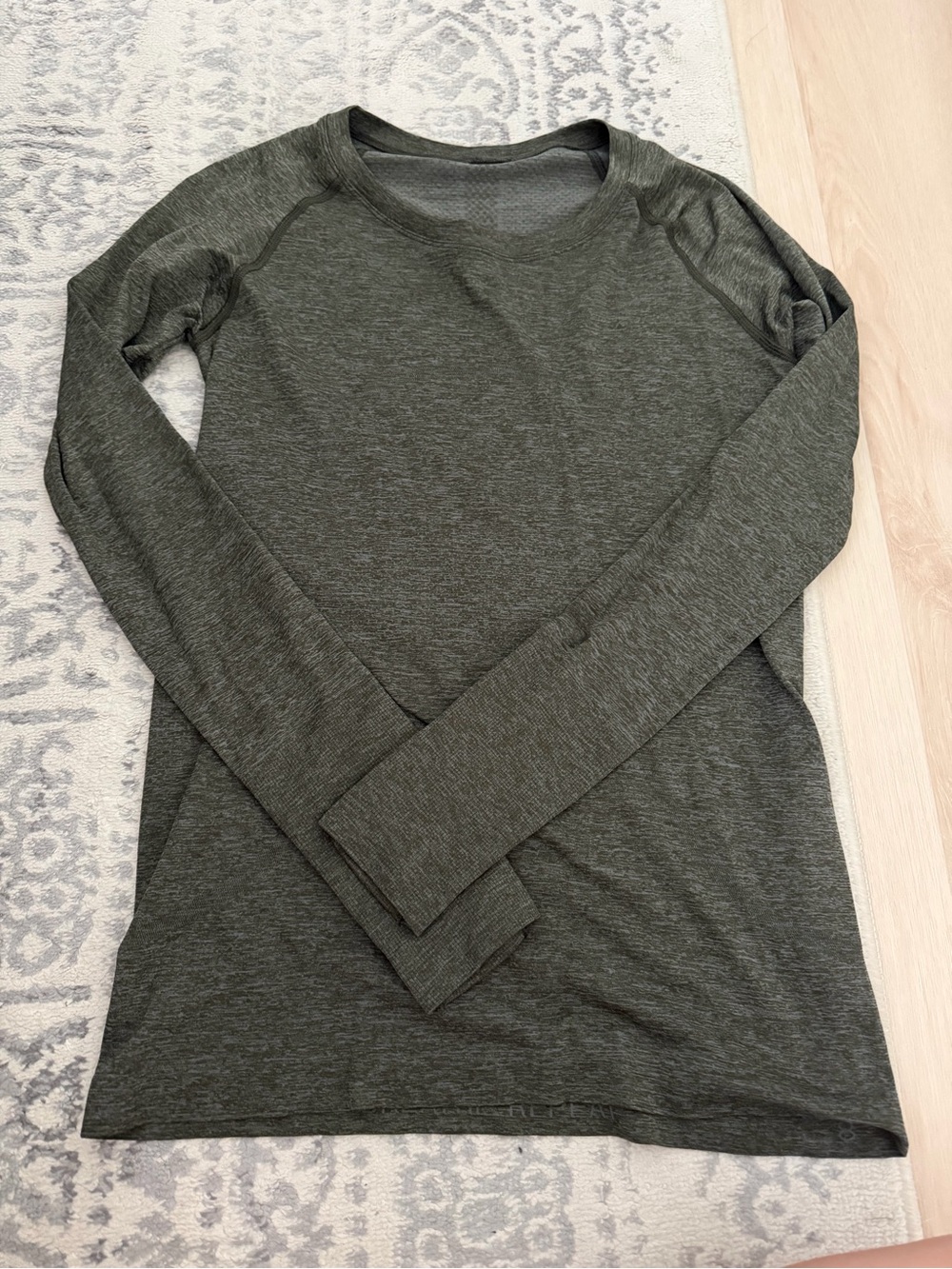 Lululemon Swiftly Tech LS - Olive Green